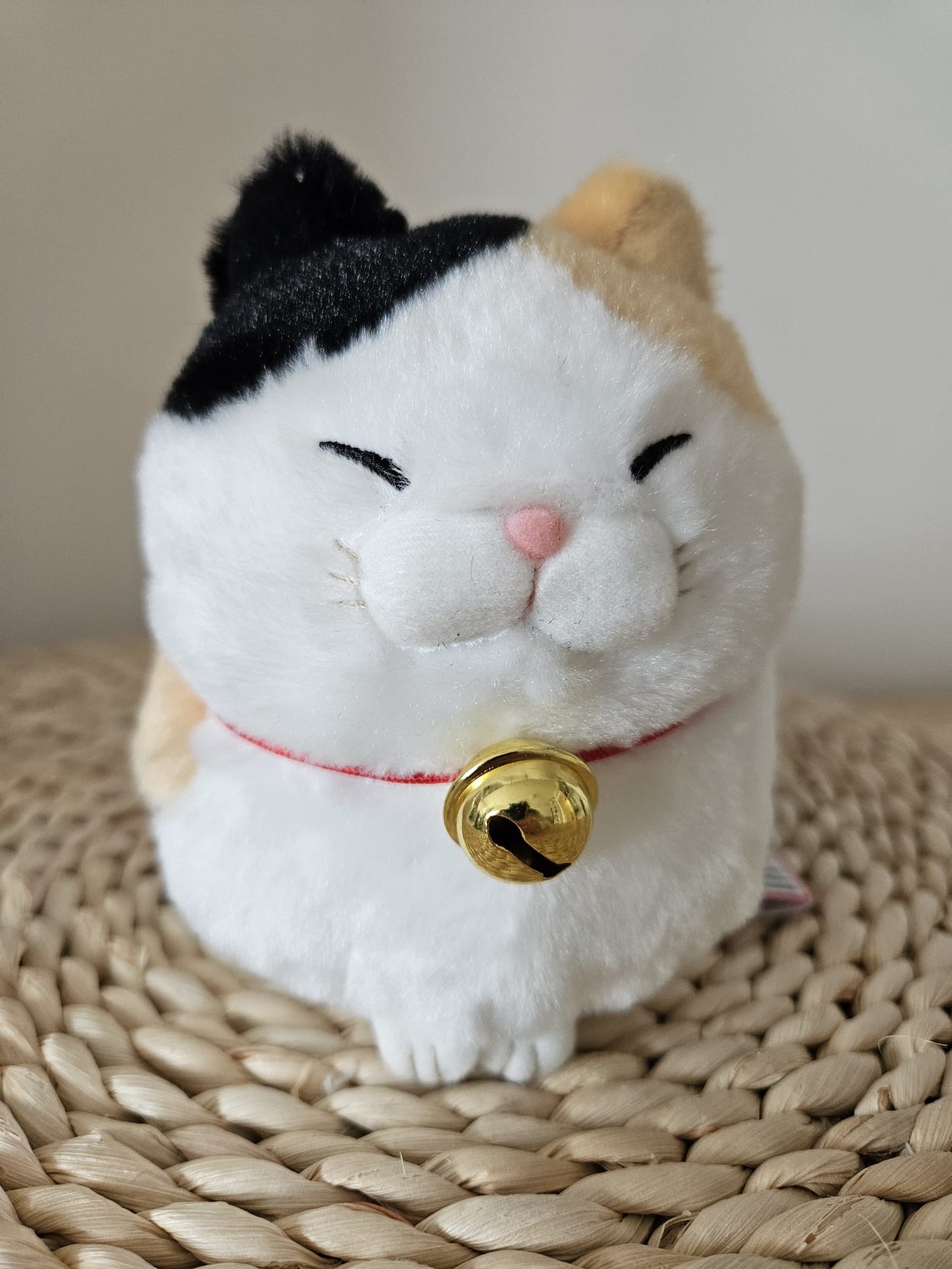 Amufun Bearded Manju Good Luck Cat Calico Maneki Neko Kawaii Stuffed Plush Toy