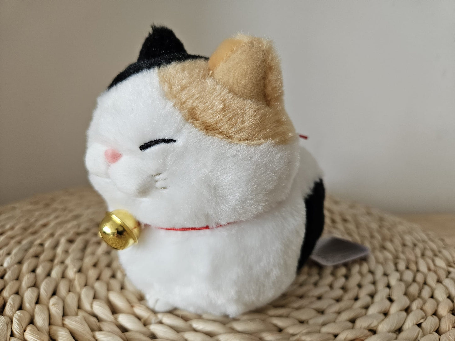 Amufun Bearded Manju Good Luck Cat Calico Maneki Neko Kawaii Stuffed Plush Toy