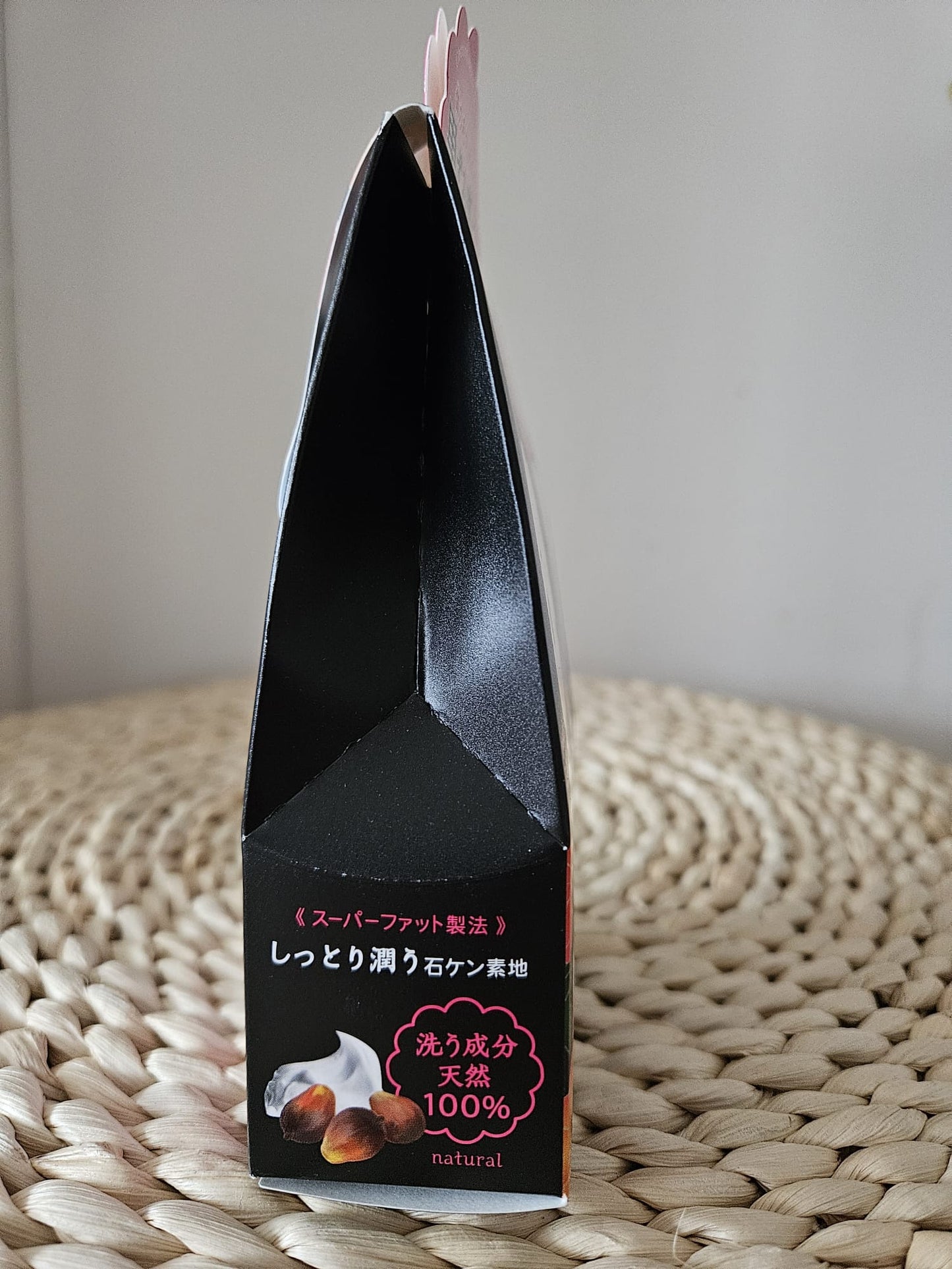 Japan Pelican Body Soap DEITANSEKI Bamboo, Konjaku Scrub 100g