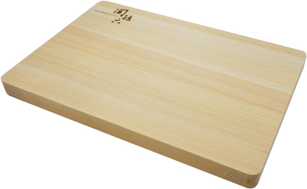 KAI Seki Magoroku Hinoki Wood Chopping Board Thick 30 x 20 cm