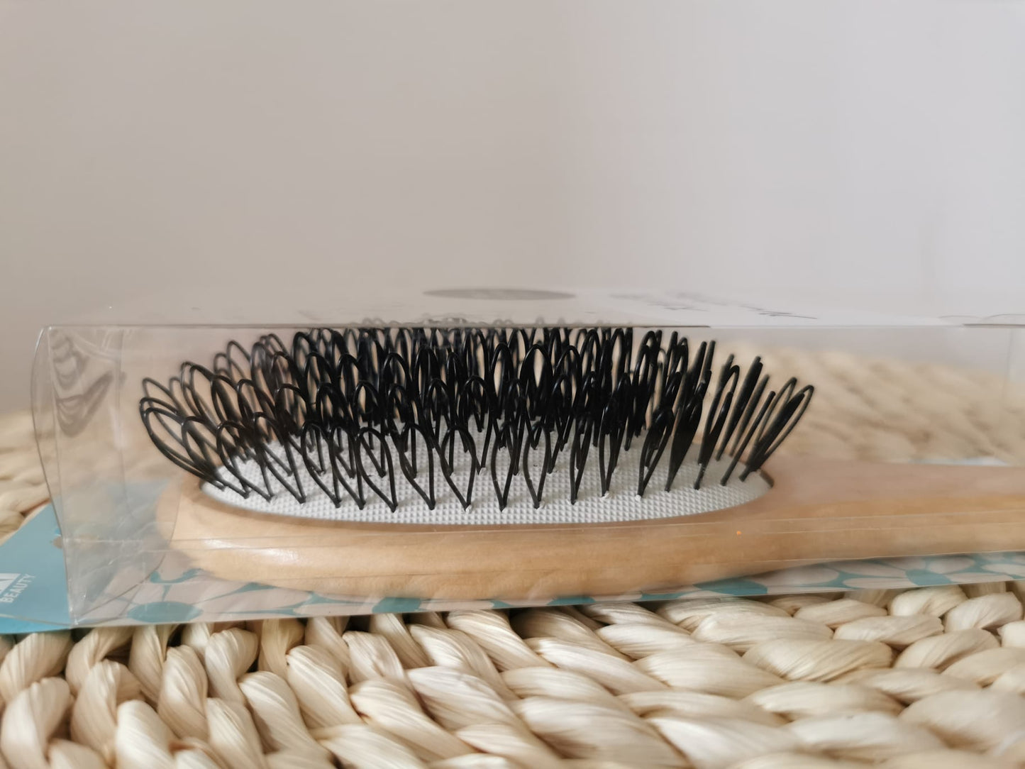 KAI Beauty Scalp Loop Hair Brush Hair Care Scalp Massage