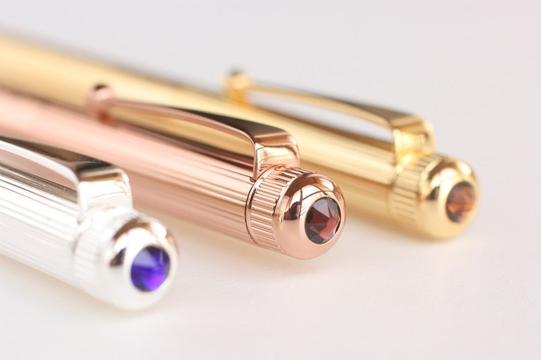 Itoya Romeo No.3 Ballpoint Pen: Fine Brush Extra Slim (ES) Vertical Line