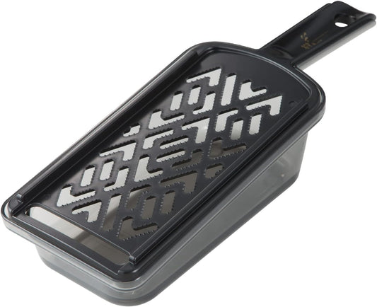 KAI Seki Magoroku Gentle Daikon Radish Grater with Regular Saucer